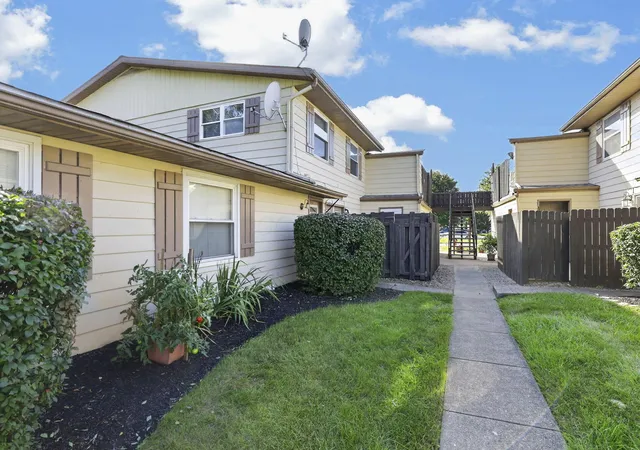 Photo 2 of Condo for sale at 2534 Nassau Dr #29C, Columbus, OH 43232 | MLS# 226032530 | Listing updated on 2026-09-13