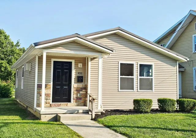 Photo 3 of Single family home for sale at 451 Broadway St, Washington Court House, OH 43160 | MLS# 226032510 | Listing updated on 2026-09-15