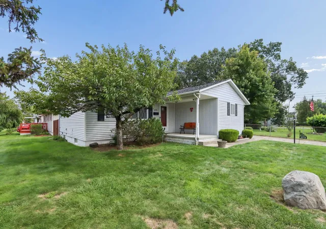 Photo 3 of Sale Pending at 1078 S Eureka Ave, Columbus, OH 43204 | MLS# 226032657 | Listing updated on 2026-10-07