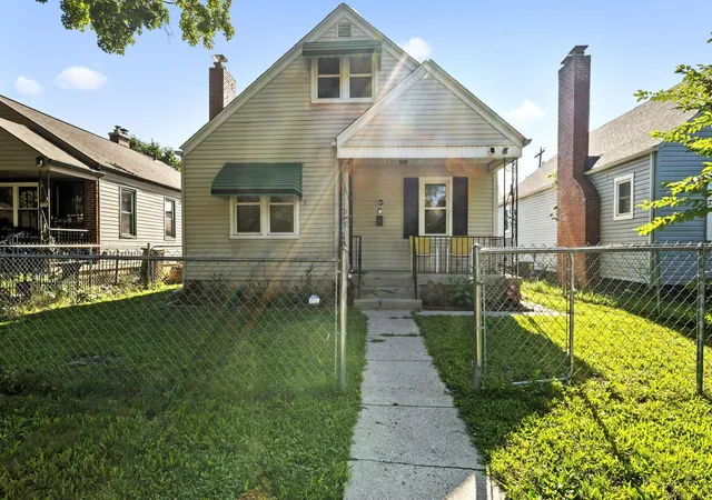 Photo 1 of Single family home for sale at 948 Seymour Ave, Columbus, OH 43206 | MLS# 226032520 | Listing updated on 2026-09-15