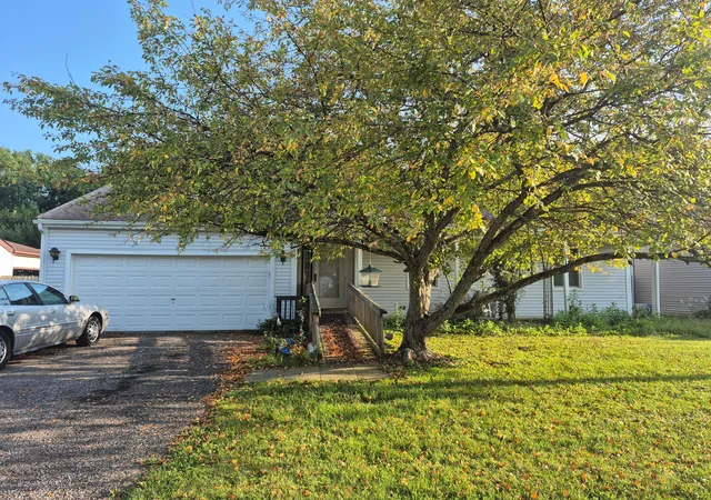 Photo 1 of Single family home for sale at 221 Tyler Ave, Pataskala, OH 43062 | MLS# 226032528 | Listing updated on 2026-09-21