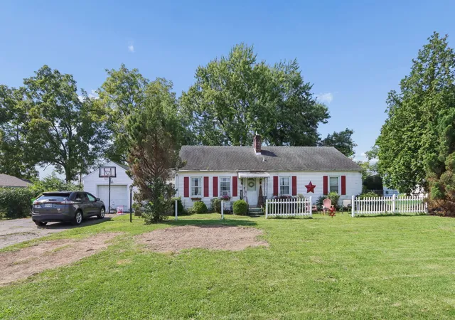 Photo 2 of Single family home for sale at 190 Walnut Creek Pike, Circleville, OH 43113 | MLS# 226032542 | Listing updated on 2026-08-28