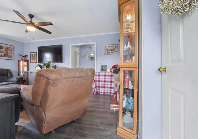 Photo 3 of Single family home for sale at 190 Walnut Creek Pike, Circleville, OH 43113 | MLS# 226032542 | Listing updated on 2026-10-08