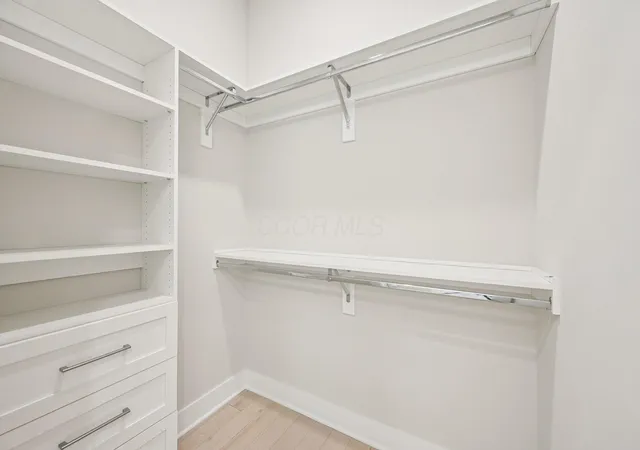 Photo 33 of Sale Pending at 2842 Gunnison Dr #404, Columbus, OH 43228 | MLS# 226032540 | Listing updated on 2026-09-09