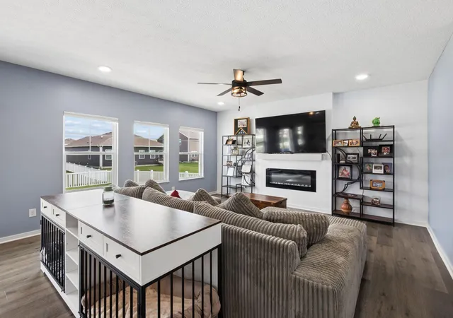 Photo 4 of Single family home for sale at 721 Leslie Dr, Plain City, OH 43064 | MLS# 226033007 | Listing updated on 2026-09-23