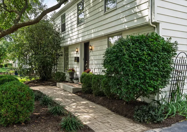 Photo 3 of Single family home for sale at 1640 Barrington Rd, Columbus, OH 43221 | MLS# 226032617 | Listing updated on 2026-08-28