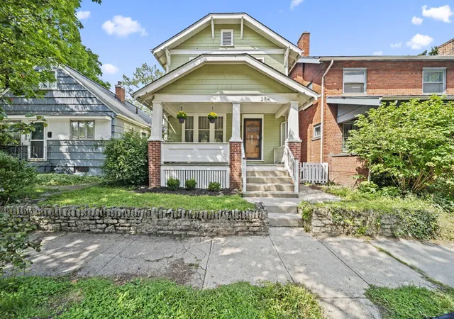 Photo 3 of Single family home for sale at 284 E Kossuth St, Columbus, OH 43206 | MLS# 226032639 | Listing updated on 2026-09-14