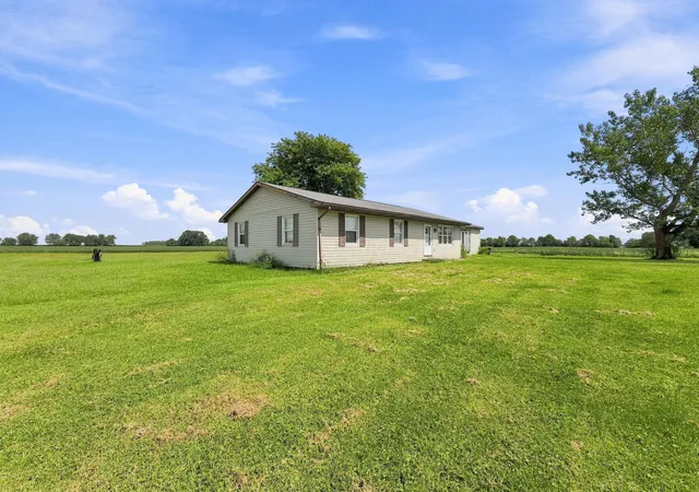 Photo 2 of Single family home for sale at 16155 Yankeetown Chenoweth Rd, Mount Sterling, OH 43143 | MLS# 226032764 | Listing updated on 2026-09-15
