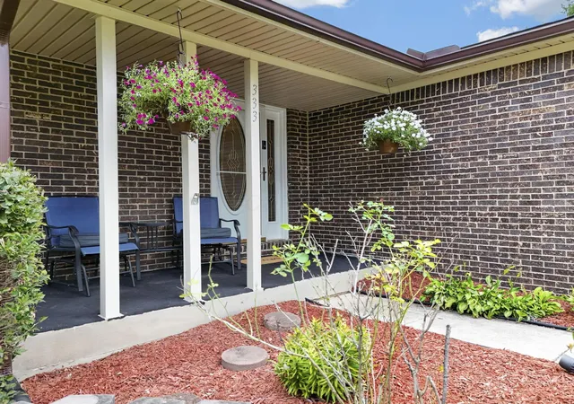 Photo 3 of Single family home for sale at 333 Dellfield Wy, Gahanna, OH 43230 | MLS# 226032888 | Listing updated on 2026-09-07