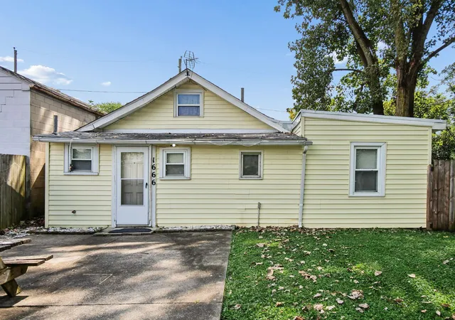 Single family home for sale at 1666 Peabody Ave, Columbus, OH 43223 | MLS# 226032851