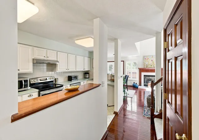 Photo 3 of Single family home for sale at 578 Chadwood Dr, Gahanna, OH 43230 | MLS# 226032661 | Listing updated on 2026-09-08