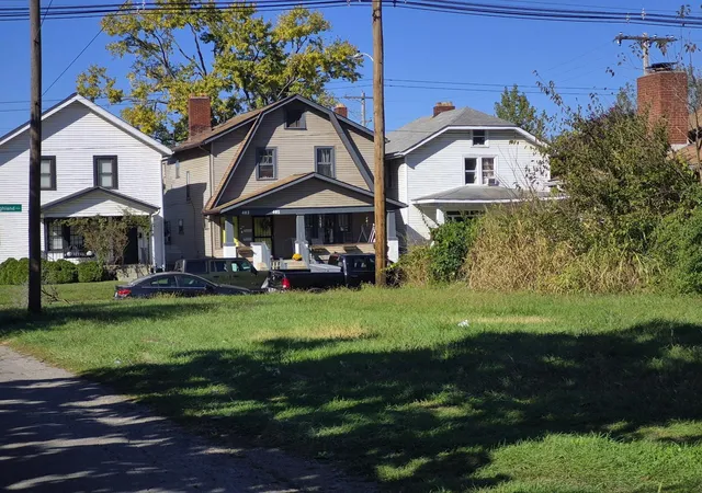 Photo 2 of Single family home for sale at 2264 Shelton St, Columbus, OH 43223 | MLS# 226032654 | Listing updated on 2026-08-27