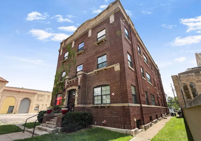 Photo 3 of Multi family home for sale at 595 E Broad St, Columbus, OH 43215 | MLS# 226032666 | Listing updated on 2026-09-24