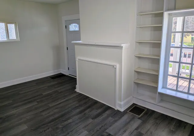 Photo 4 of Single family home for sale at 103 Oak St #103 1/2, Mount Vernon, OH 43050 | MLS# 226032685 | Listing updated on 2026-09-10