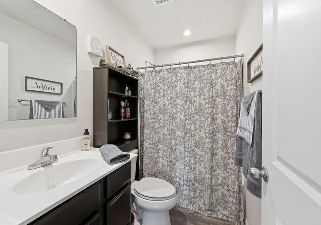 Photo 4 of Single family home for sale at 215 S Tuttle Rd, Springfield, OH 45505 | MLS# 226032709 | Listing updated on 2026-09-10