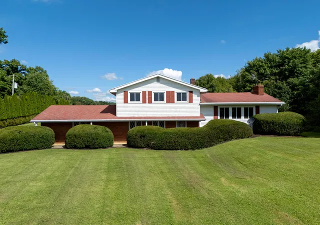 Photo 3 of Single family home for sale at 4052 State Route 95, Perrysville, OH 44864 | MLS# 226033132 | Listing updated on 2026-09-04