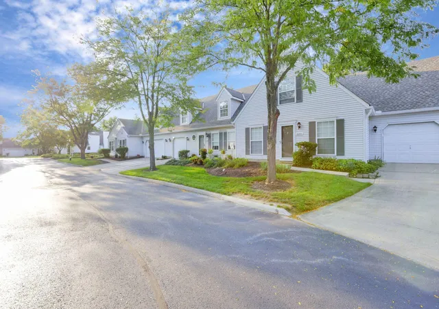 Condo for sale at 6282 Mcnaughten Pl Ln, Columbus, OH 43213 | MLS# 226032743