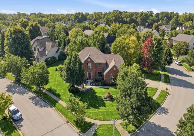 Photo 2 of Single family home for sale at 5831 Willow Bnd Ln, Westerville, OH 43082 | MLS# 226033089 | Listing updated on 2026-09-07