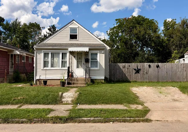 Photo 1 of Single family home for sale at 1212 Minnesota Ave, Columbus, OH 43211 | MLS# 226036801 | Listing updated on 2026-10-23
