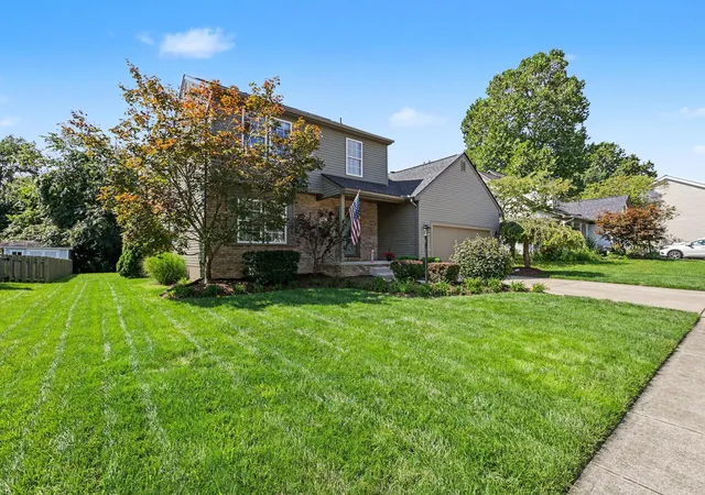 Photo 3 of Single family home for sale at 389 Rambling Brook Dr, Pickerington, OH 43147 | MLS# 226032779 | Listing updated on 2026-08-31