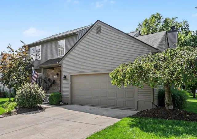 Photo 3 of Single family home for sale at 389 Rambling Brook Dr, Pickerington, OH 43147 | MLS# 226032779 | Listing updated on 2026-08-31