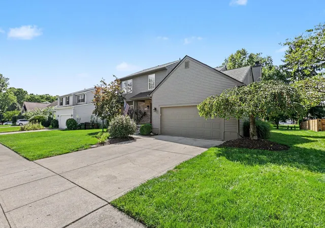 Photo 4 of Single family home for sale at 389 Rambling Brook Dr, Pickerington, OH 43147 | MLS# 226032779 | Listing updated on 2026-08-31