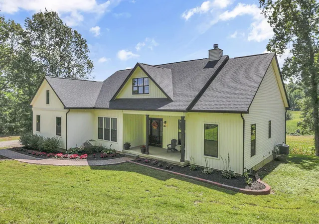 Photo 3 of Single family home for sale at 2373 Boving Rd Sw, Lancaster, OH 43130 | MLS# 226032783 | Listing updated on 2026-09-09