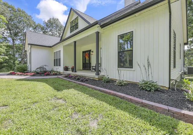 Photo 4 of Single family home for sale at 2373 Boving Rd Sw, Lancaster, OH 43130 | MLS# 226032783 | Listing updated on 2026-09-09