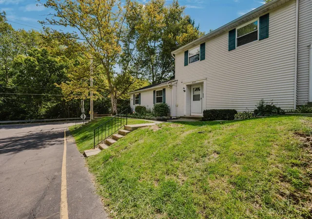 Photo 3 of Condo for sale at 2853 Avati Dr #D5, Columbus, OH 43207 | MLS# 226032798 | Listing updated on 2026-08-28