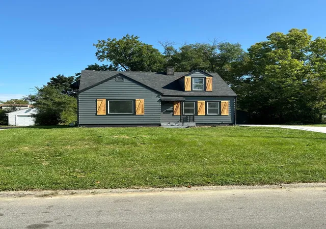 Photo 3 of Single family home for sale at 2476 Argyle Dr, Columbus, OH 43219 | MLS# 226032800 | Listing updated on 2026-09-10