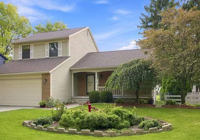 Photo 1 of Single family home for sale at 251 Rosehill Rd, Reynoldsburg, OH 43068 | MLS# 226032859 | Listing updated on 2026-09-21