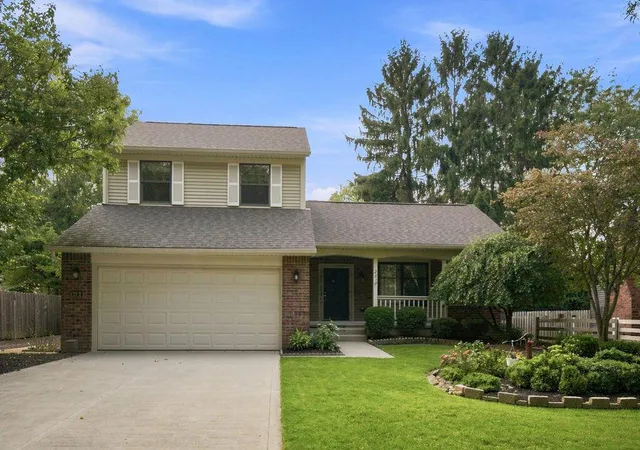 Photo 2 of Single family home for sale at 251 Rosehill Rd, Reynoldsburg, OH 43068 | MLS# 226032859 | Listing updated on 2026-09-21