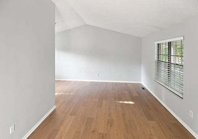 Photo 3 of Single family home for sale at 251 Rosehill Rd, Reynoldsburg, OH 43068 | MLS# 226032859 | Listing updated on 2026-09-21
