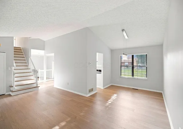 Photo 4 of Single family home for sale at 251 Rosehill Rd, Reynoldsburg, OH 43068 | MLS# 226032859 | Listing updated on 2026-09-21