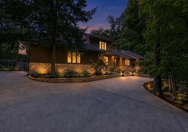 Photo 2 of Mansion for sale at 630 Woods Hollow Ln, Powell, OH 43065 | MLS# 226032828 | Listing updated on 2026-09-07