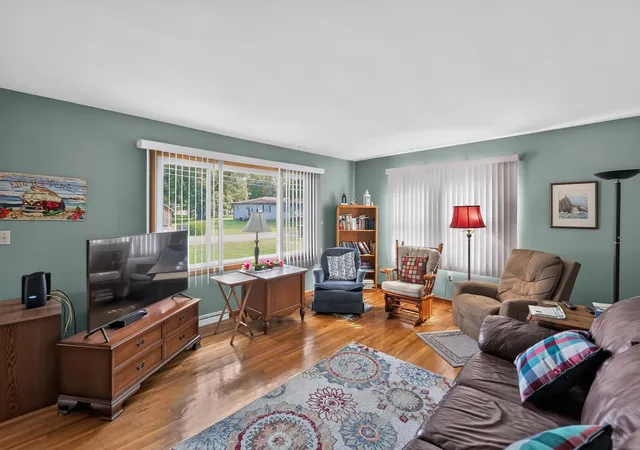 Photo 3 of Single family home for sale at 11 E Mound St, Fredericktown, OH 43019 | MLS# 226032840 | Listing updated on 2026-09-01