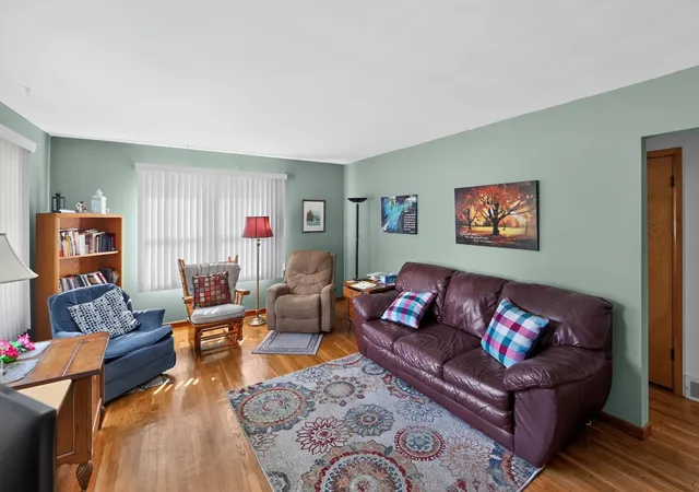 Photo 3 of Single family home for sale at 11 E Mound St, Fredericktown, OH 43019 | MLS# 226032840 | Listing updated on 2026-09-01