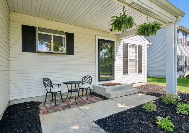 Photo 3 of Single family home for sale at 5058 Silver Bow Dr, Hilliard, OH 43026 | MLS# 226032930 | Listing updated on 2026-09-15