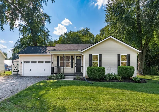 Photo 3 of Single family home for sale at 472 Zanesville Ave, Thornville, OH 43076 | MLS# 226032887 | Listing updated on 2026-09-14