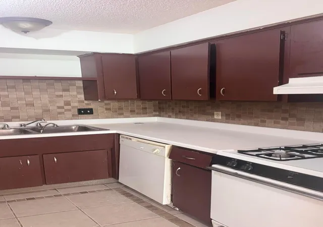 Photo 3 of Sale Pending at 6172 Stornoway Dr S #6172A, Columbus, OH 43213 | MLS# 226032905 | Listing updated on 2026-09-04