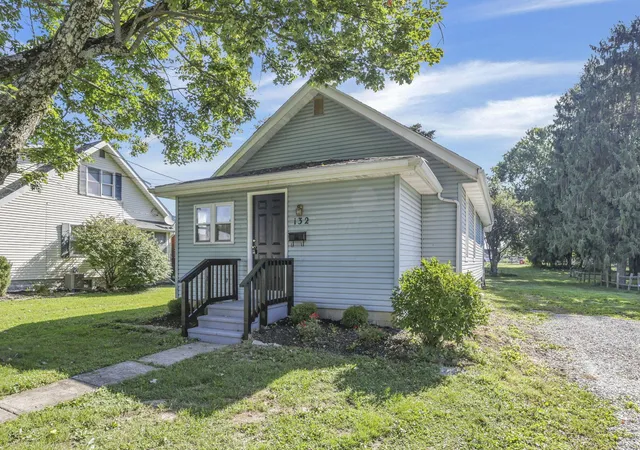 Photo 3 of Single family home for sale at 132 N Westmoor Ave, Newark, OH 43055 | MLS# 226032929 | Listing updated on 2026-10-04