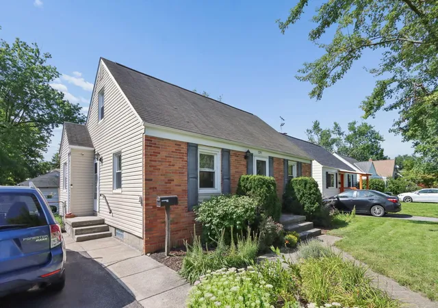 Photo 4 of Single family home for sale at 1293 E North Broadway St, Columbus, OH 43224 | MLS# 226032920 | Listing updated on 2026-09-06