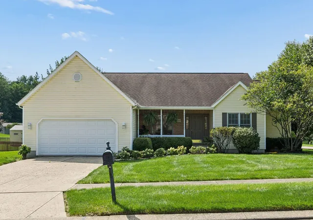 Photo 2 of Sale Pending at 1349 Bluejack Ln, Heath, OH 43056 | MLS# 226032919 | Listing updated on 2026-08-30