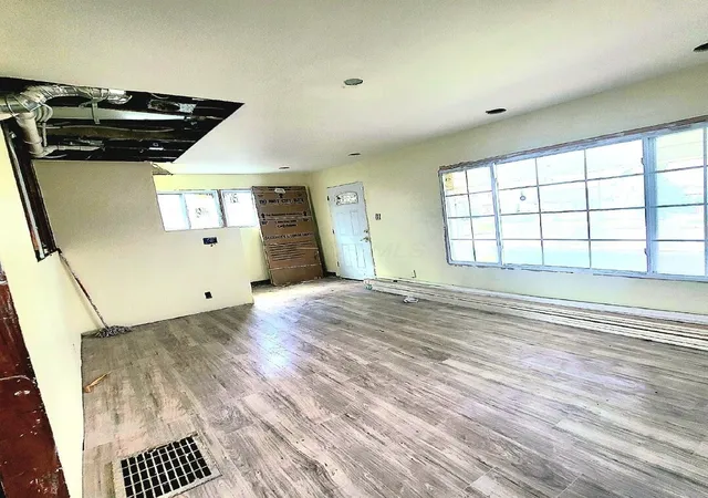Photo 2 of Single family home for sale at 1921 Sullivant Ave, Columbus, OH 43223 | MLS# 226033109 | Listing updated on 2026-08-31