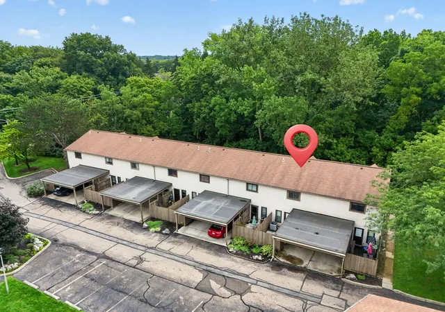 Photo 2 of Condo for sale at 3203 Summerdale Ln #60, Columbus, OH 43221 | MLS# 226032936 | Listing updated on 2026-09-16