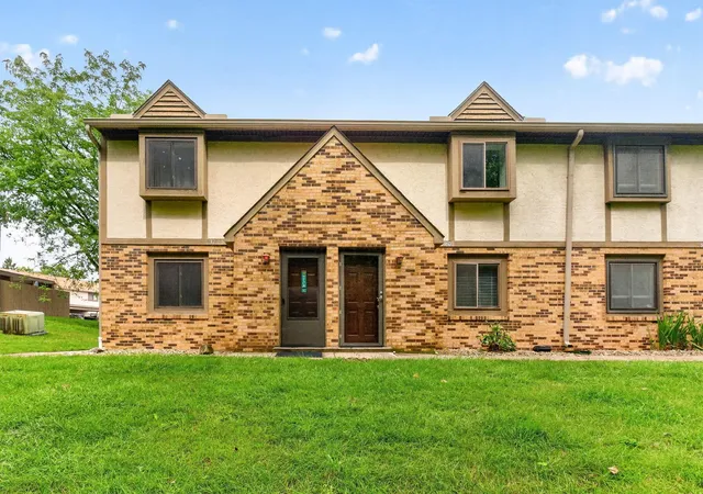 Photo 34 of Condo for sale at 3203 Summerdale Ln #60, Columbus, OH 43221 | MLS# 226032936 | Listing updated on 2026-09-16