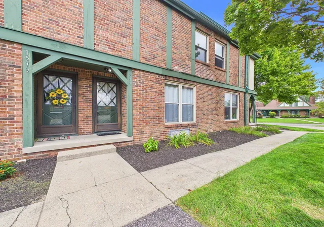 Photo 1 of Condo for sale at 1577 Sandringham Ct, Columbus, OH 43220 | MLS# 226032946 | Listing updated on 2026-09-08