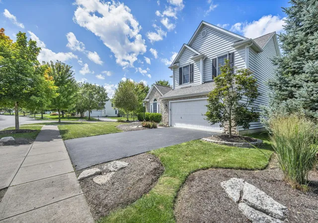 Photo 3 of Single family home for sale at 7242 Scioto Pkwy, Powell, OH 43065 | MLS# 226032950 | Listing updated on 2026-09-06