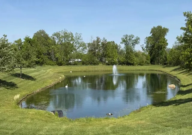 Listing Photo 2 - Condo for sale in building located at 5182 Horseshoe Fls Dr, Dublin, OH 43016 - Unit #5A
