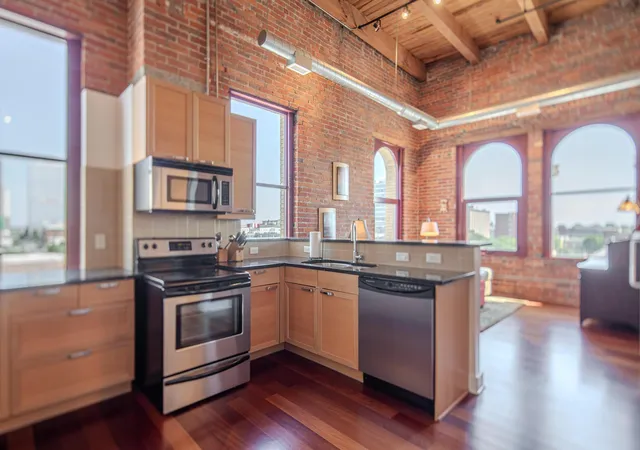 Photo 4 of Condo for sale at 150 E Main St #610, Columbus, OH 43215 | MLS# 226032951 | Listing updated on 2026-08-29